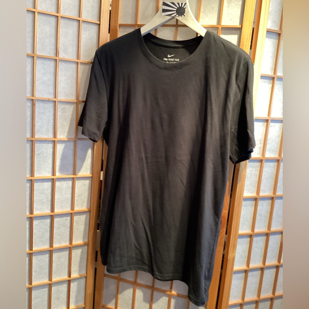 Nike SB The Nike Tee Cotton Essential T-Shirt 844806-010 Men's Size Large